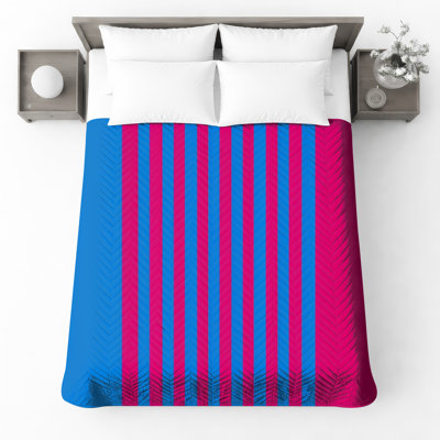 Couvre-lit matelassé à rayures bleues et roses