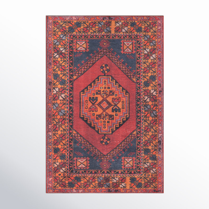 Isthia Oriental Indoor Rug, Rectangle 2' x 3'
