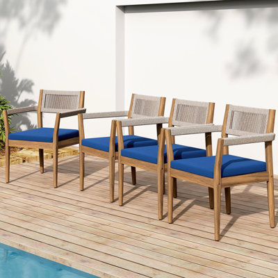 Chaises de salle à manger en bois tressé toutes saisons pour 4 personnes, corde beige, coussins bleu marine et 4 chaises confortables en corde pour l'extérieur