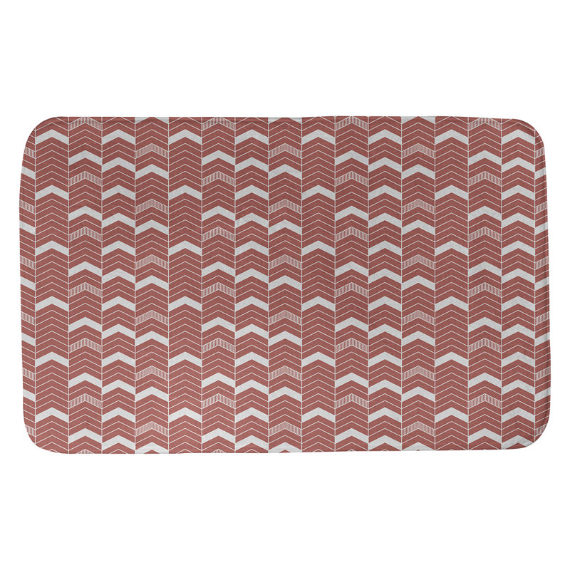 Tapis pour salle de bain lineed chevrons Stephenie, l 17 po x L 24 po, Rouge / ivoire