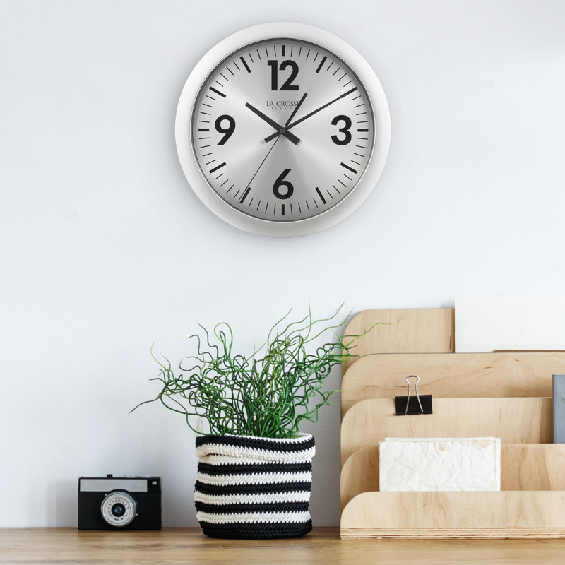 Horloge 11,5 po La Crosse Horloge murale à quartz Jett