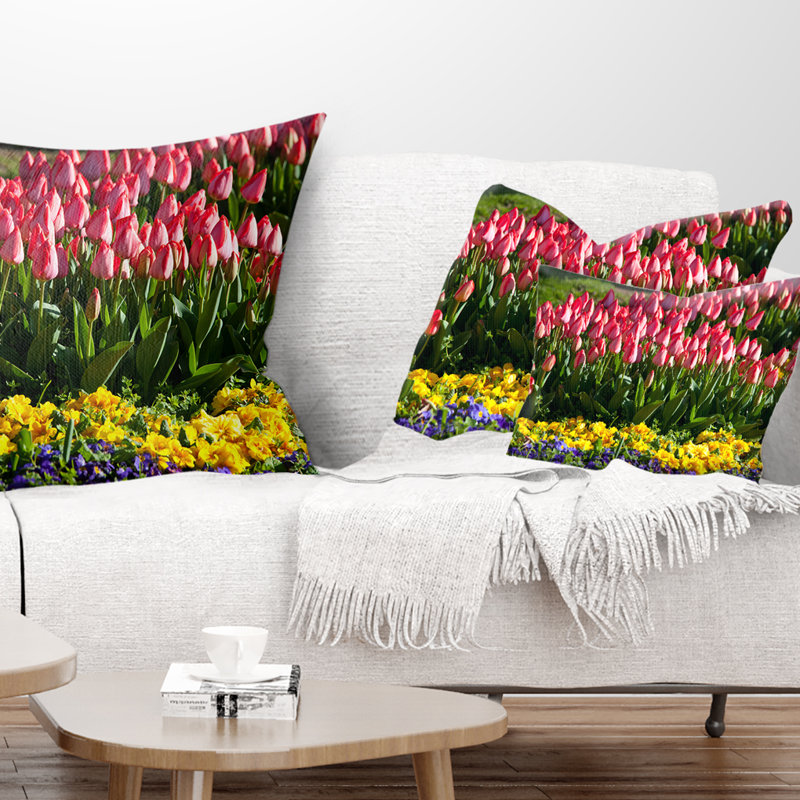 Coussin de tulipes avec fleurs