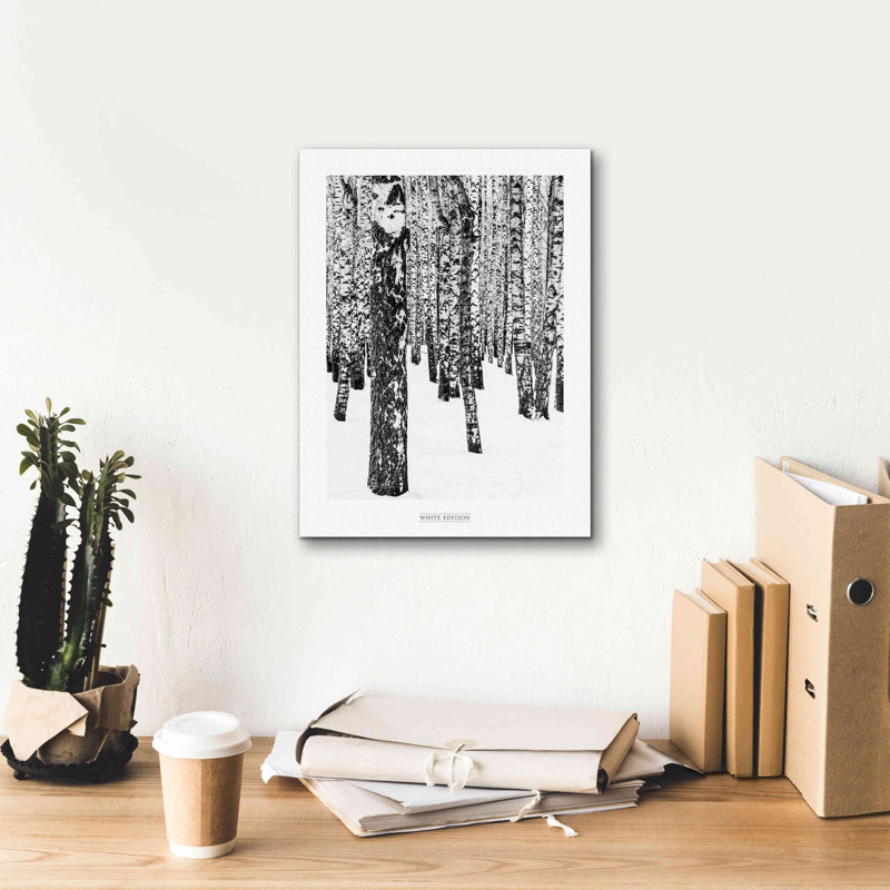 «White Edition 1» par Design Fabrikken, estampe numérique sur toile, H 16 po x l 12 po x P 0,75 po