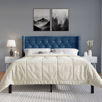 Eymi Velvet Upholstered Bed with 2 Nightstands