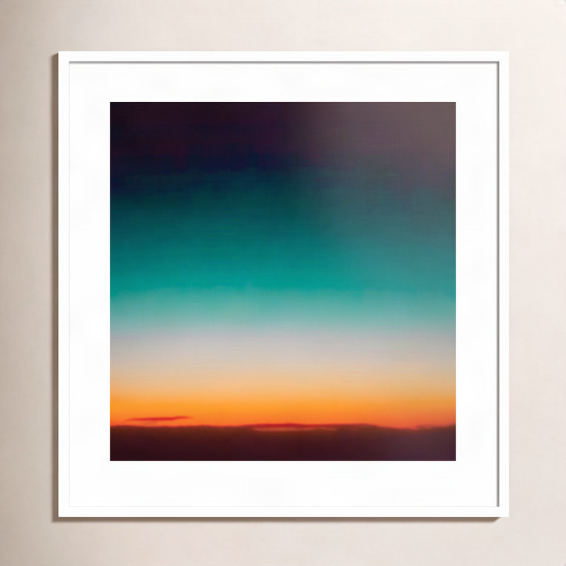 Sunrise Flying par Caroline Mint - Photographie de cadre photo, H 33 po x l 33 po, Blanc