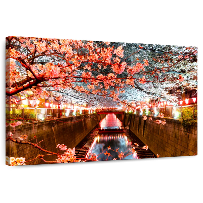 Fleur de Sakura au-dessus du canal, H 8 po x l 12 po