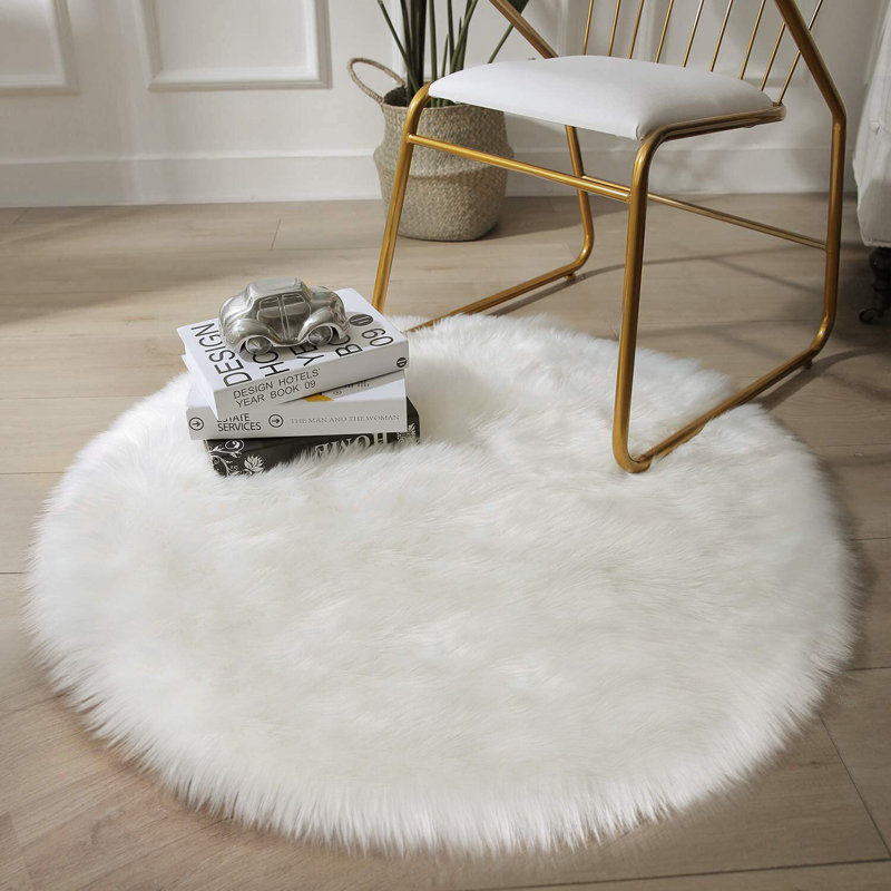 Malakie Faux Sheepskin Indoor Rug, Round 8'