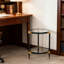 Table d'appoint ronde moderne de 21 po avec tablettes en verre trempé à 2 niveaux, table de bout en métal doré et noir pour le salon, petite table de chevet pour la chambre à coucher