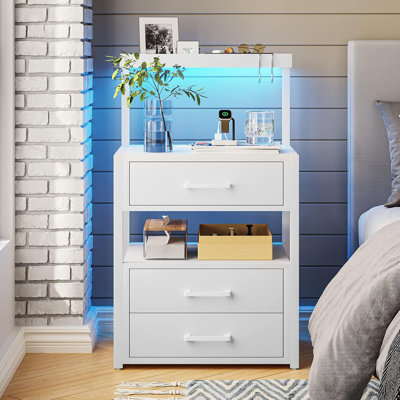 3 Drawers Nightstand
