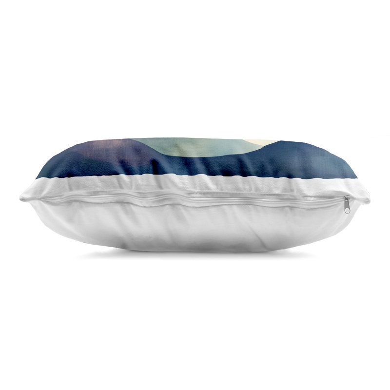 Coussin décoratif imprimé abstrait bleu paysage de montagne, par Petal Prints Design