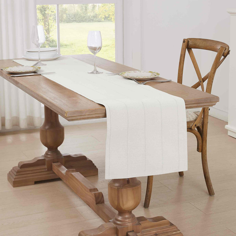 Izod Chadwick Lurex Runner, 72" L x 72" W, Cream