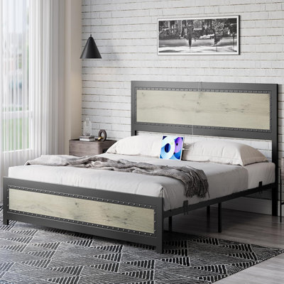 Base de lit double, base de lit plateforme avec station de charge, conception à rivets et style industriel, pas de sommier tapissier requis, support de lattes solide, silencieux, assemblage facile (gris délavé)