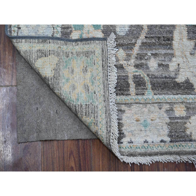 Tapis unique 2 pi 8 po x 7 pi 9 po gris