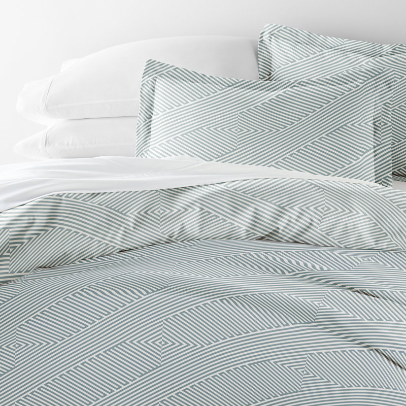 Light Blue Modern Diagonal Pattern Full/Queen Duvet Cover Set