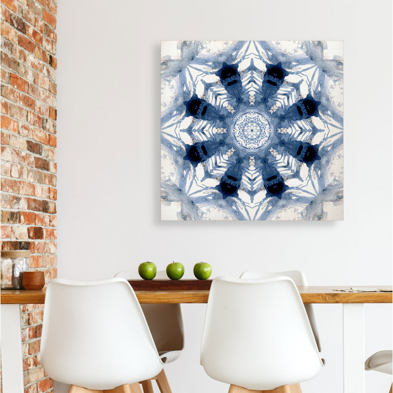 «Indigo Kaleidoscope III», impression sur toile tendue, H 24 po x l 24 po x 1,5 po