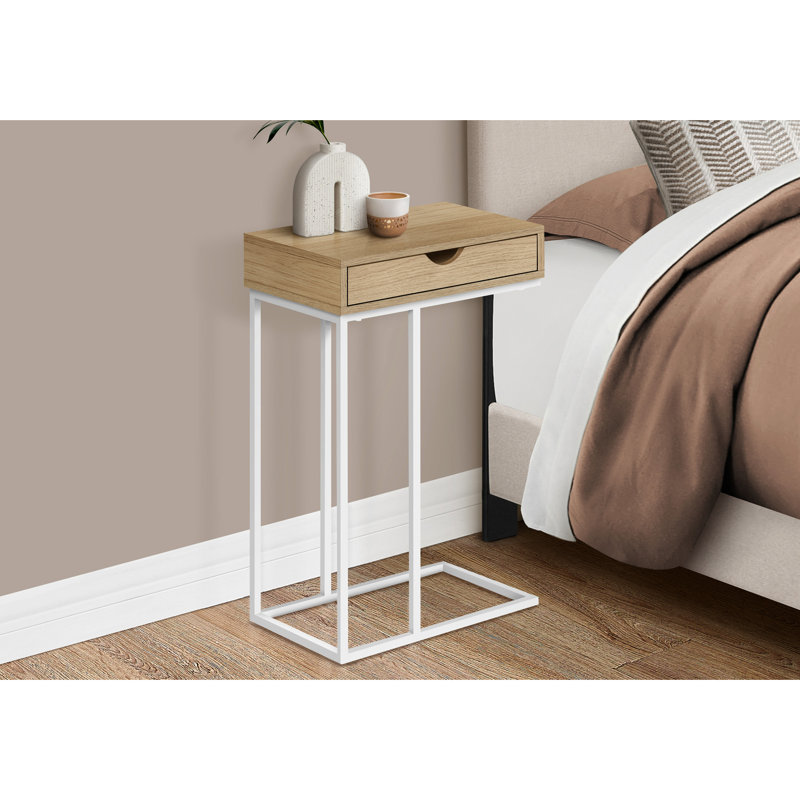 Table de bout avec rangement, stratifié semblable au bois naturel et base en métal blanc