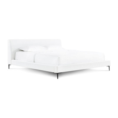 Très grand lit de style Mid-Century, revêtement en perle tissée, structure en bois massif, rembourrage en mousse, pieds en acier inoxydable avec finition noire recouverte de lit, et contreplaqué, tête de lit rembourrée,