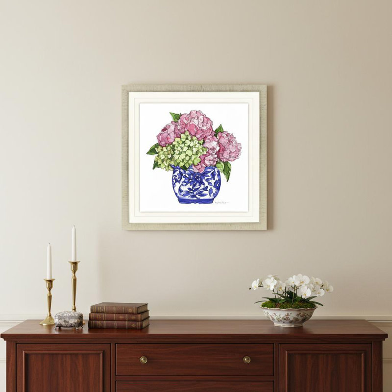 «Pretty Petals III», reproduction d'art encadrée dorée