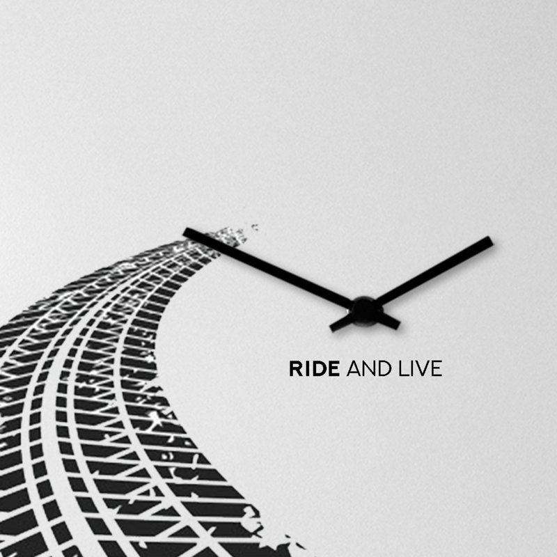 Edisto Metal Wall Clock, White/Black