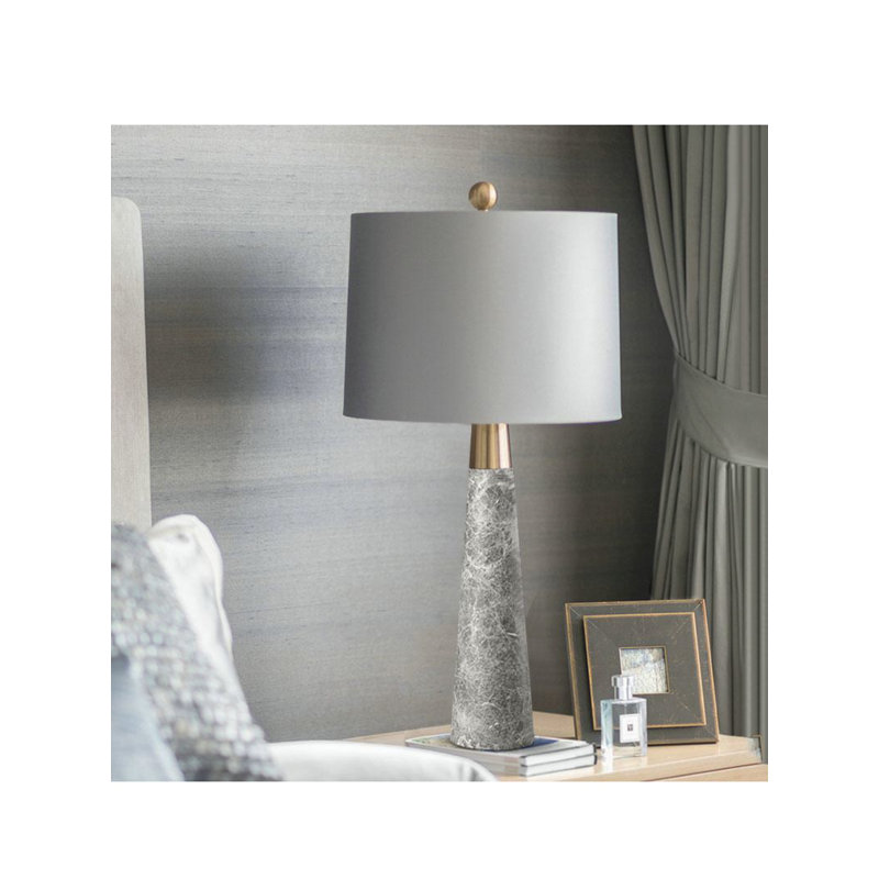 Lampe de table en marbre