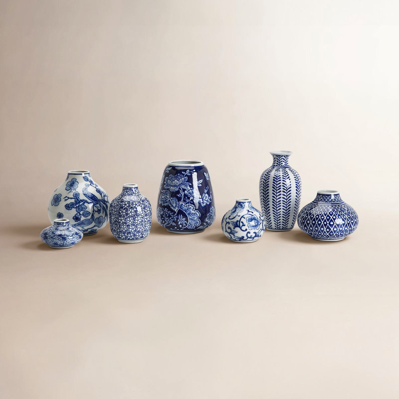 Vase bleu et blanc en grès peint à la main 8 po H 7 po