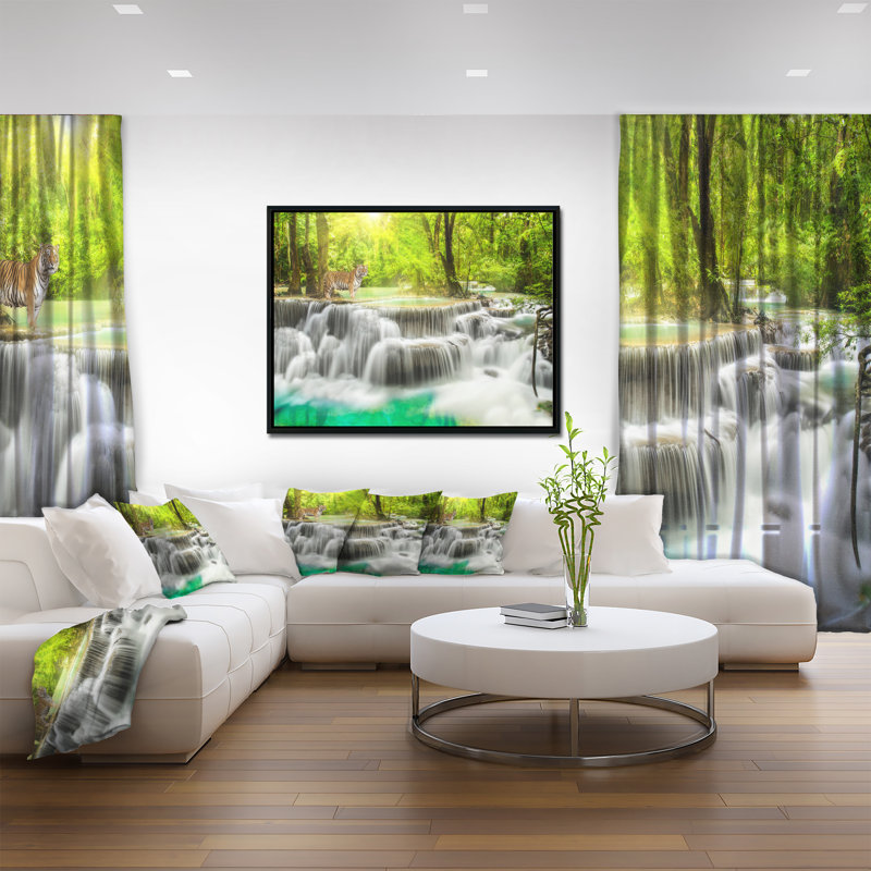 «Erawan Waterfall», photographie encadrée sur toile, H 12 po x l 20 po x P 1 po