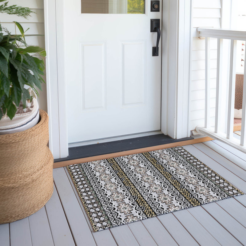 Machine Washable Indoor/Outdoor Chantille ACN2760 Striped Rug, 1'8" x 2'6", Black