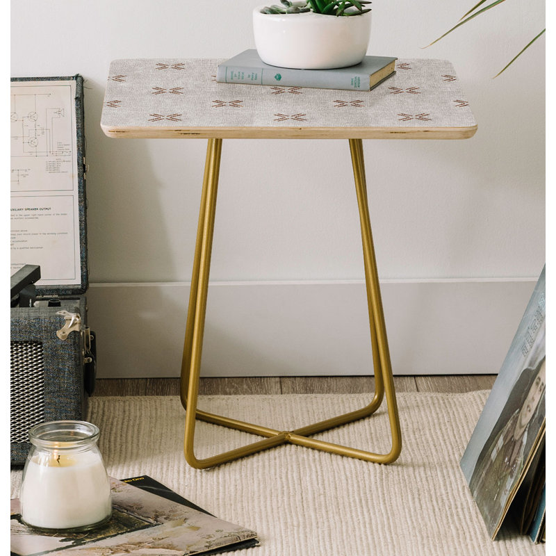 Table de bout à pieds croisés