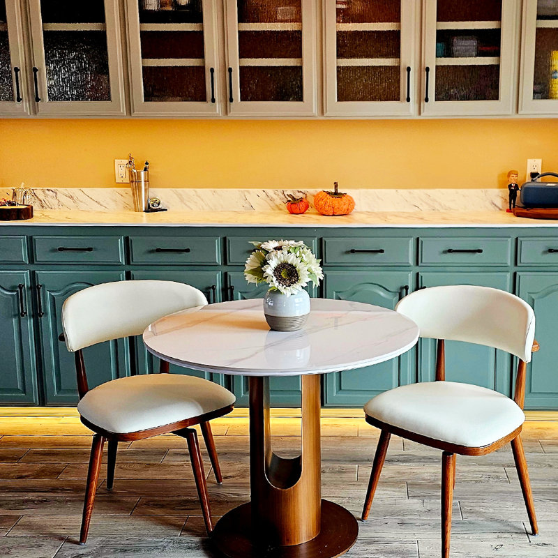 Ensemble de 2 chaises de salle à manger pivotantes de style Mid-Century moderne, chaises de table rondes, chaises de table de petit-déjeuner, chaises de table en bois, beige et noyer clair