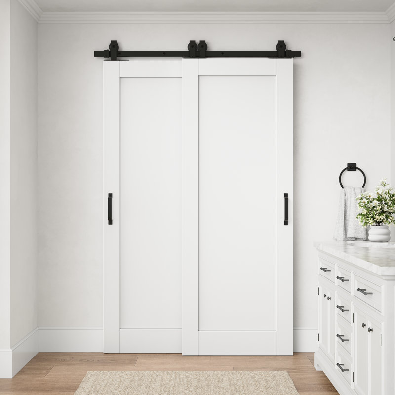 Porte intérieure standard à un panneau, âme pleine, apprêtée et préfinie, 48 po x 80 po, avec ensemble de quincaillerie pour porte coulissante de grange