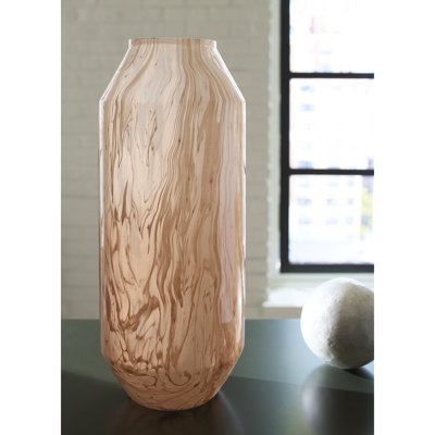 Nefertari Vase