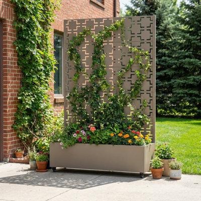 Boîte à fleurs en métal avec treillis et roues