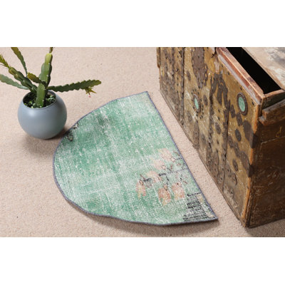 Charmant tapis turc rond en vert doux, idéal pour les vestibules ou les espaces de cuisine en laine
