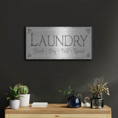  «Laundry Wash» par Fiona Stokes-Gilbert, art mural en métal