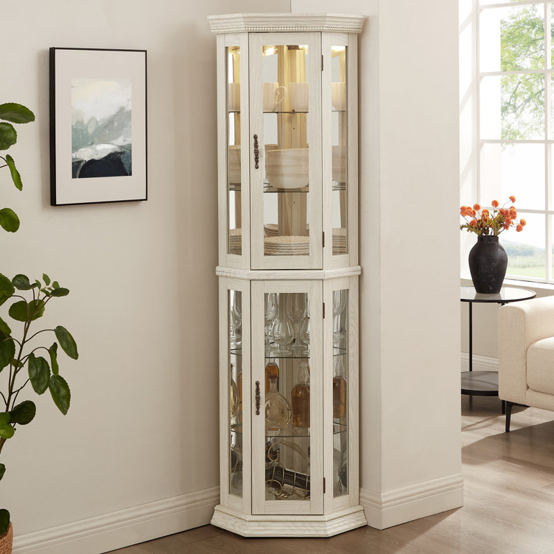 Vitrine de coin lumineuse avec tablette en verre, tablettes réglables, portes en verre trempé et ampoule à perles incluse, idéale pour la décoration intérieure et la présentation d'objets de collection