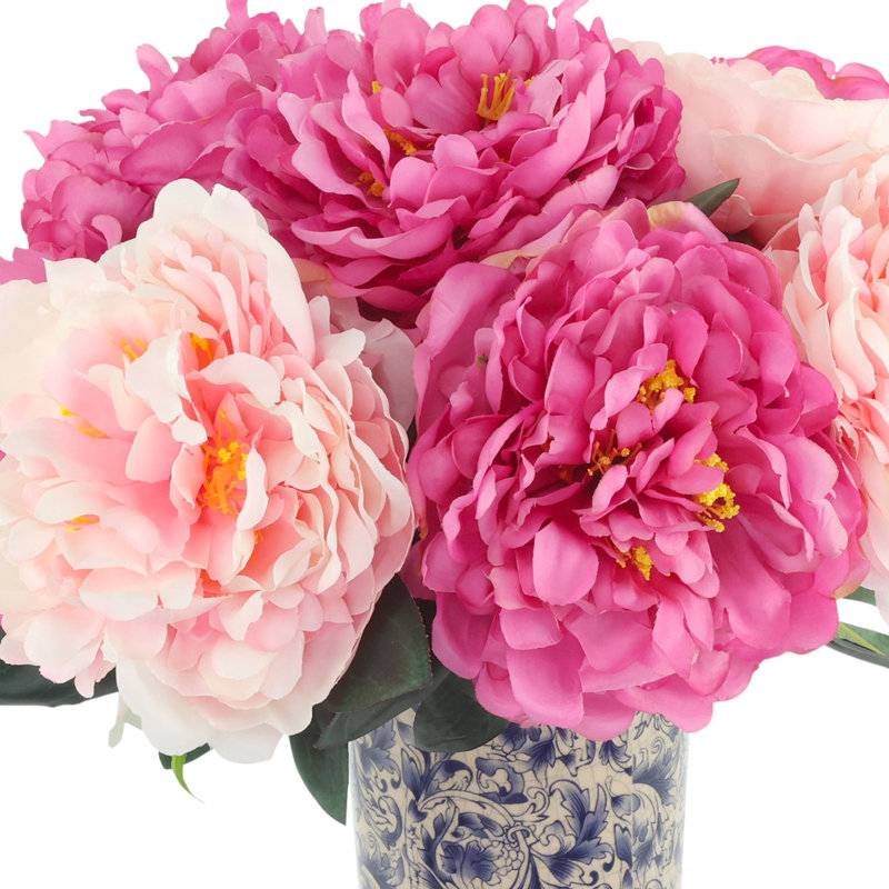 Pivoine disposée dans un vase en céramique