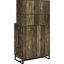 Armoire à vin rustique en chêne à 2 portes, motif à chevrons classique, support intégré pour 9 bouteilles et armoire de salle à manger à pieds industriels en chêne, 2 portes, façade, support, porte-verres à pied, bronze industriel