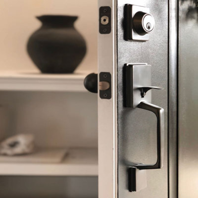 Contemporary Collection Handle With Deadbolt Left Entry Set