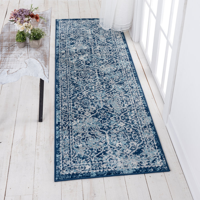 Tapis bleu / crème Ezralynn, Tapis de couloir 2 pi 3 po x 7 pi 3 po