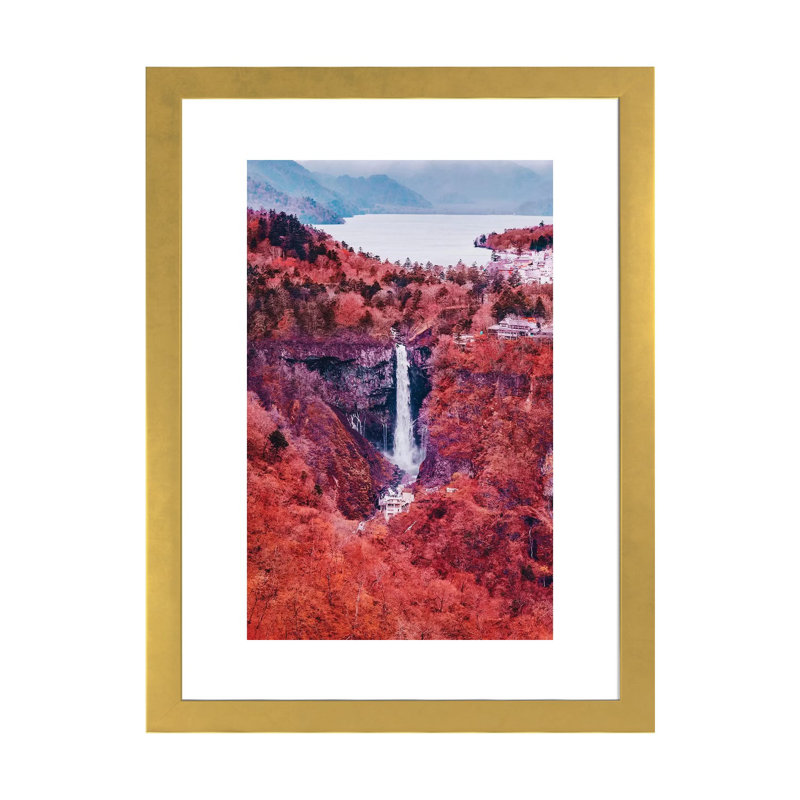 "Kegon Falls" par Hobopeeba-reproduction d’art, Papier encadré doré, Blanc, H 24 po x l 16 po x P 1 po