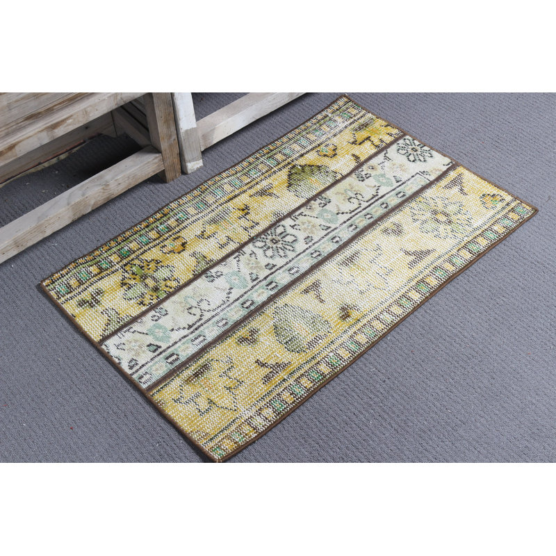 Tapis délicat à motif patchwork turc jaune doux pour une utilisation intérieure et extérieure, idéal pour un décor campagnard et tribal abstrait