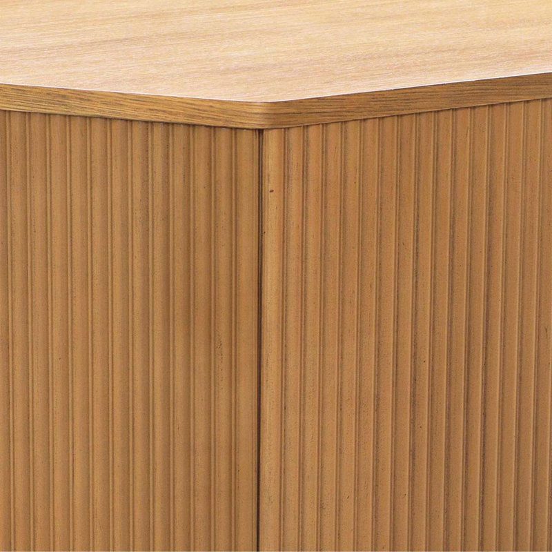 Table basse hexagonale en bois avec extérieur cannelé et grain de chêne naturel