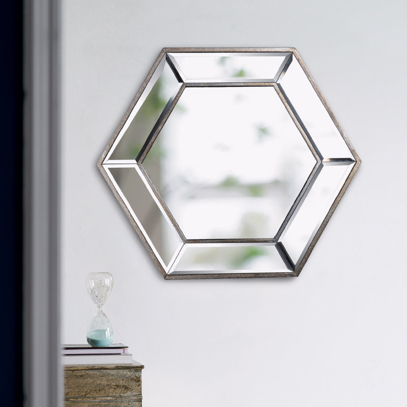 Miroir mural 20 po x 18 po hexagonal au design contemporain en verre