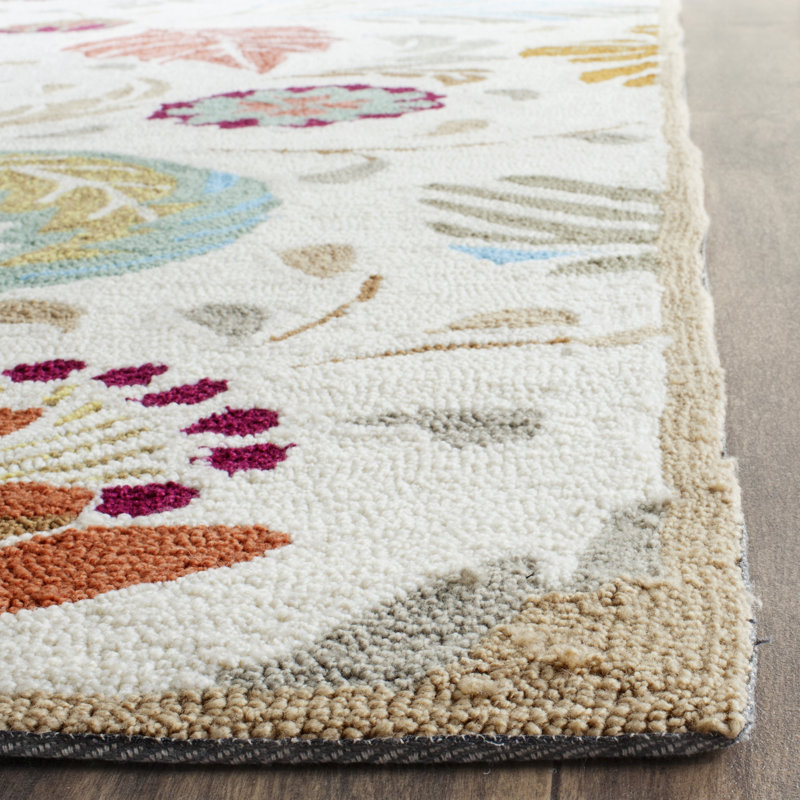 Tapis à motif floral jaune crocheté à la main Doyle, Rectangle 2 pi 3 po x 3 pi 9 po