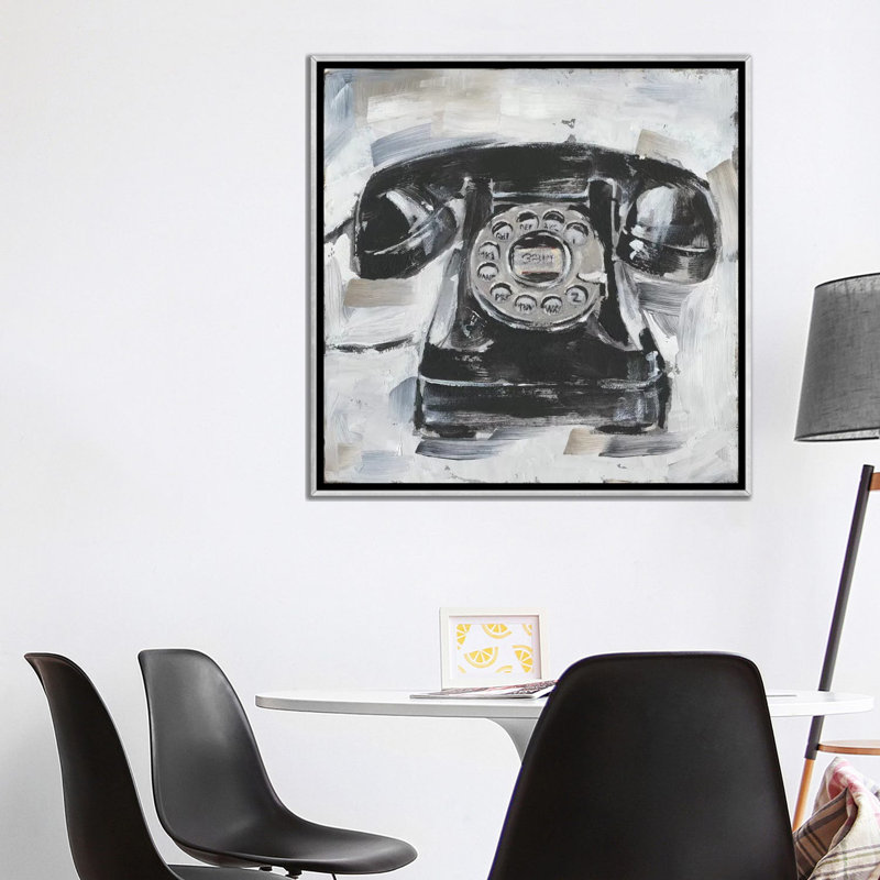 "Retro Phone I" par Ethan Harper, reproduction d’art, H 37 po x l 37 po x P 1,5 po, Toile avec cadre argenté, Pas de tapis