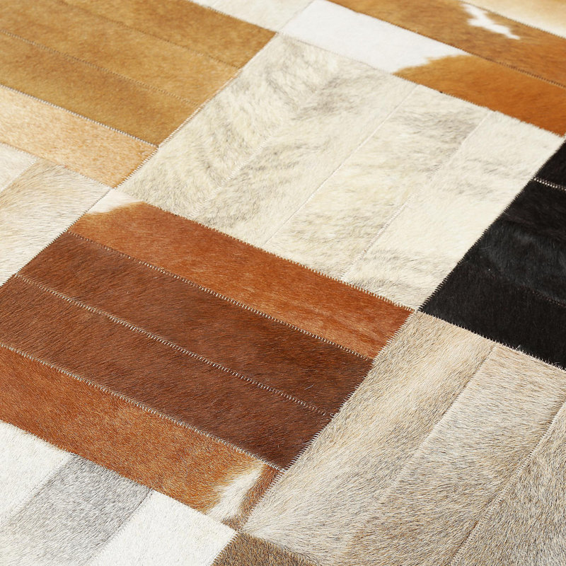 Tapis patchwork en cuir de vache véritable brun et crème 7,83 x 10 pi, Rectangle 7 pi 10 po x 10 pi