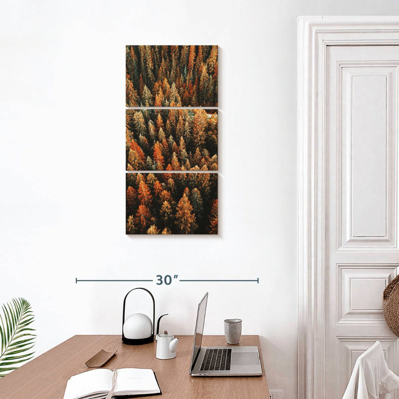Forêt de pins en automne, H 32 po x l 15 po