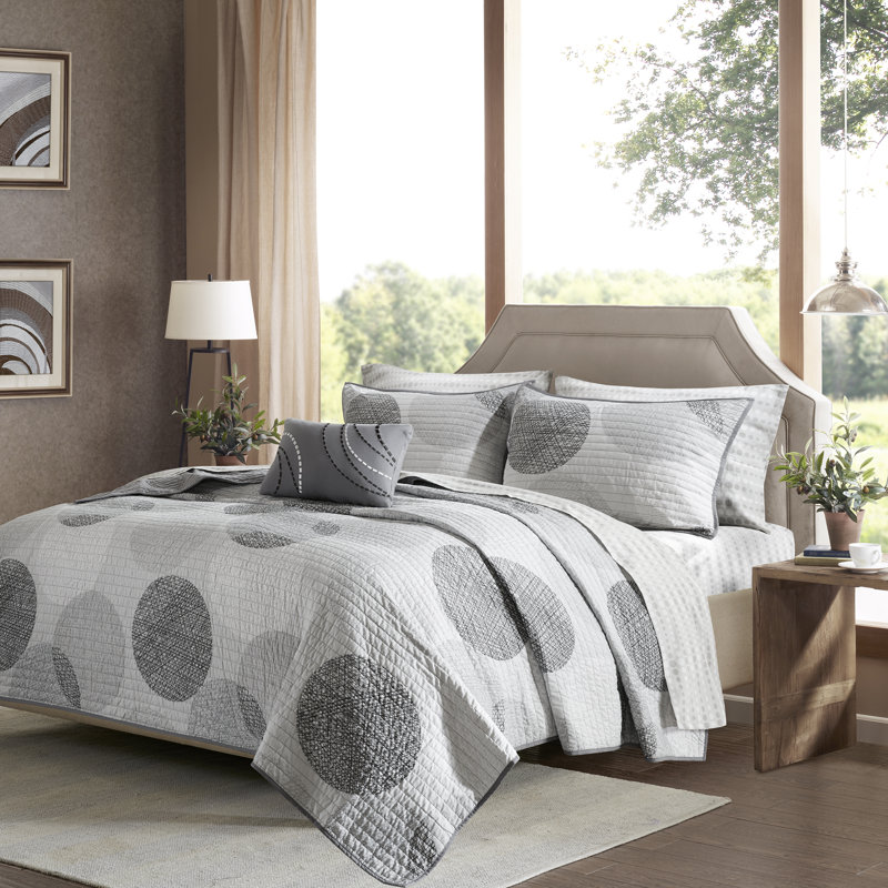 Gray Twin Microfiber Reversible Quilt Set with Geometric Print