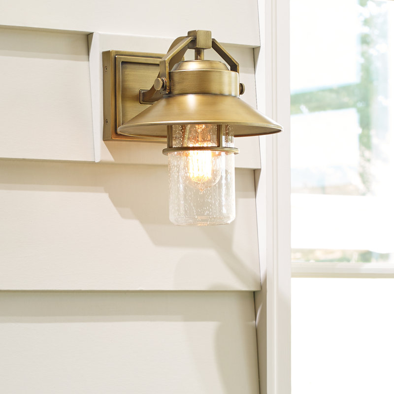 Grande lanterne Boynton , Acier brossé peint, H 15,5 po x l 12,5 po x P 14,25 po