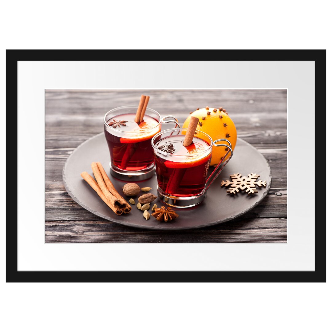 Gerahmtes Poster Aromatischer Glühwein mit Zimt